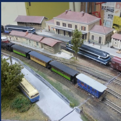 L Rive Droite la gare de tournon et le départ du mastrou