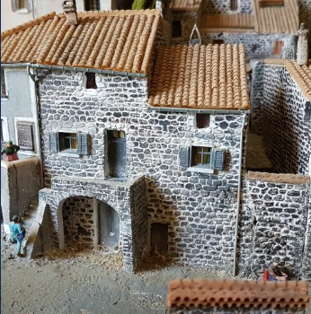 Le village d'AUBIGNAS la maison