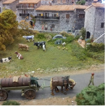 Le village d'AUBIGNAS paturage